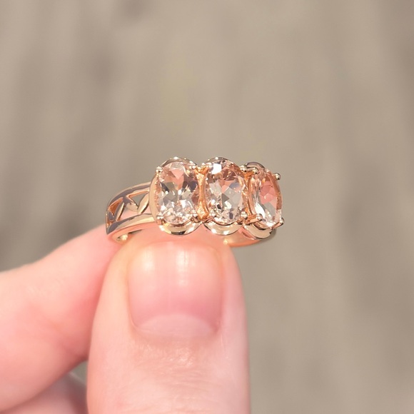 Vintage Filigree Morganite Three Stone Ring: 14K Rose Gold, Size 7.25 - Picture 6 of 12